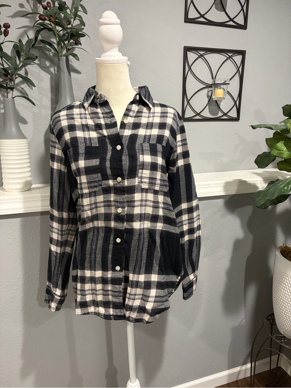 Mossimo Supply Co. Black and White Plaid Button-Up Shirt